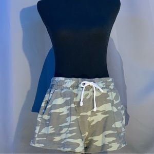 Second pair of SO Porkchop Lounge life olive green camouflage size medium shorts